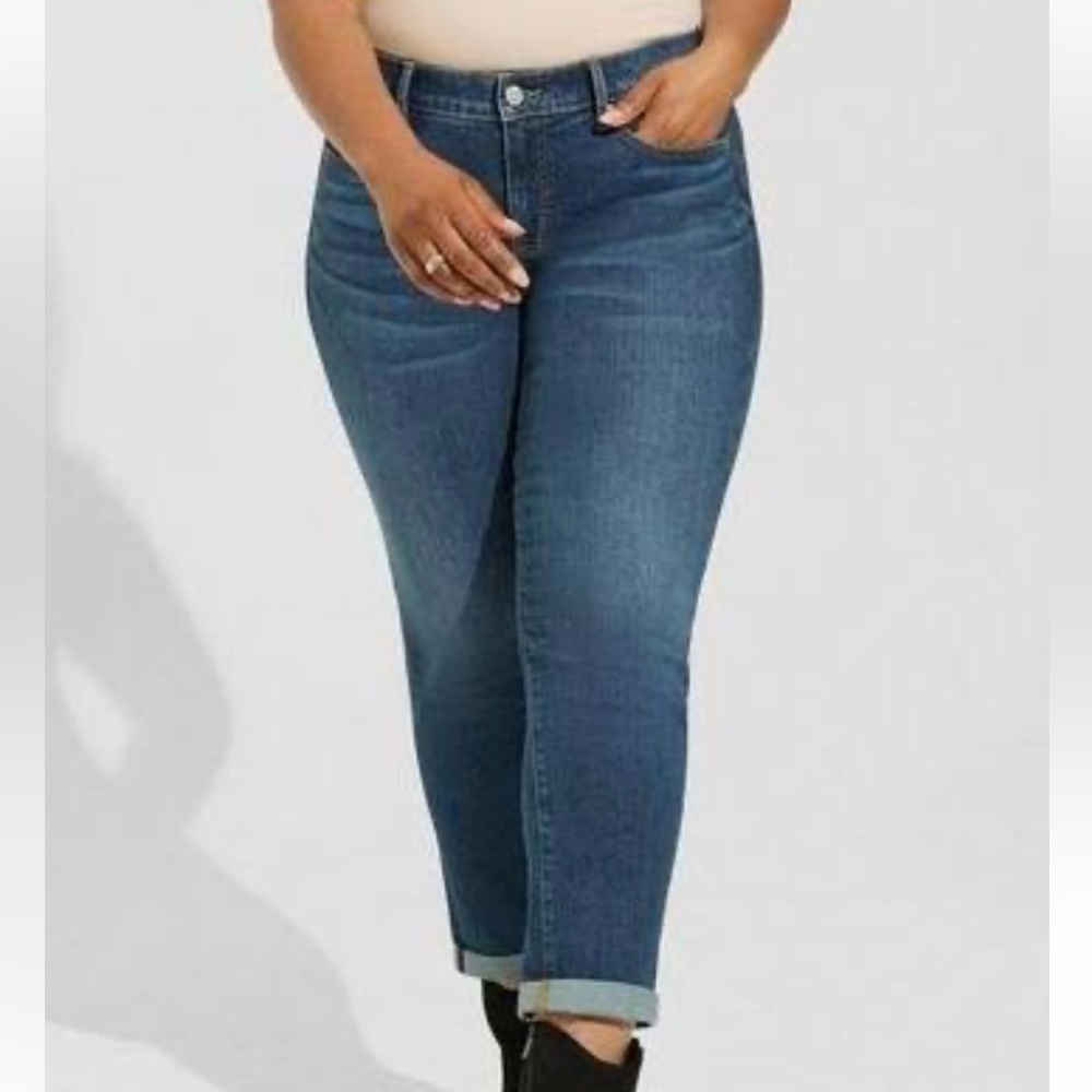 Torrid Denim Jeans boyfriend medium wash